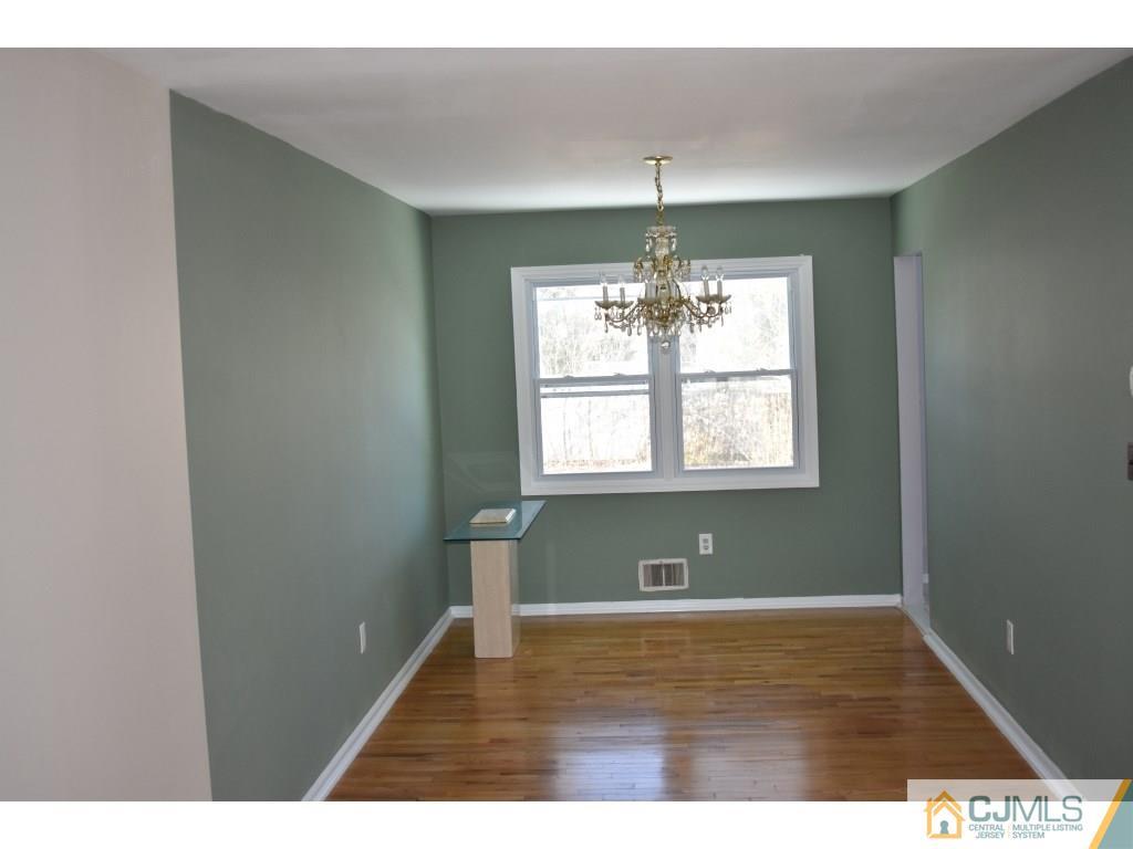 834 Inman Avenue Edison, NJ 08820 - Photo 4 of 20 Gallery Image 4