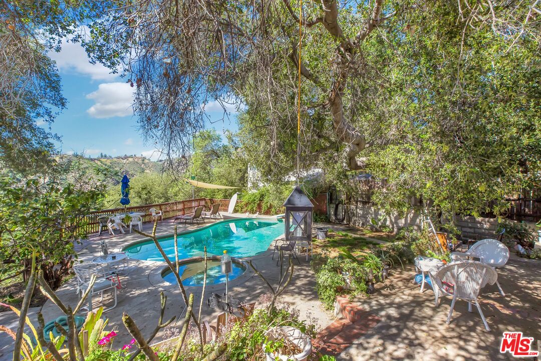 4183 Aralia Road Altadena, CA 91001 - Photo 32 of 40 a view of yard with green space