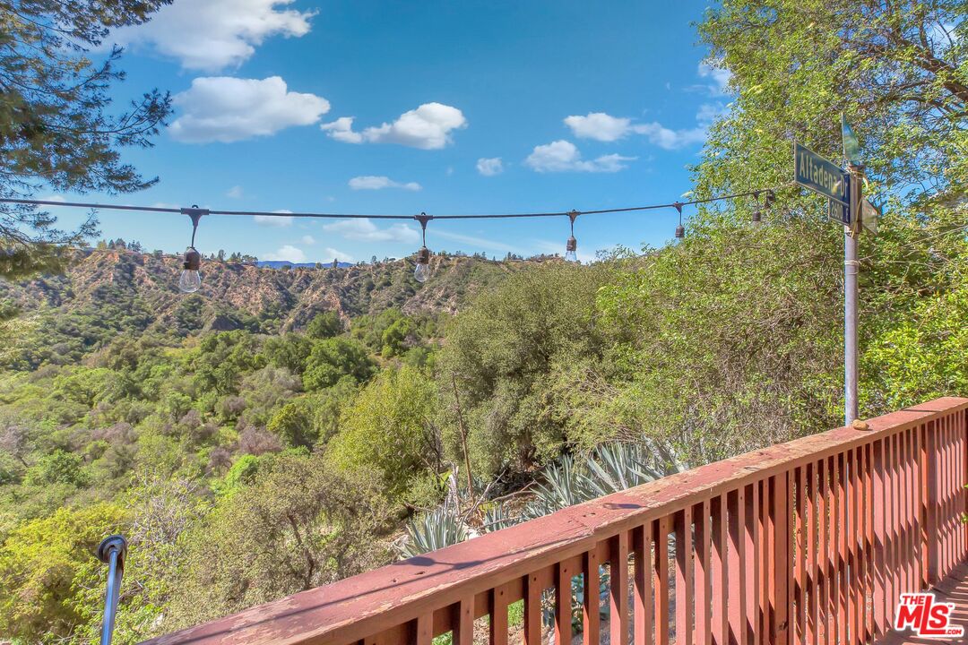 4183 Aralia Road Altadena, CA 91001 - Photo 38 of 40 a view of a balcony with a yard