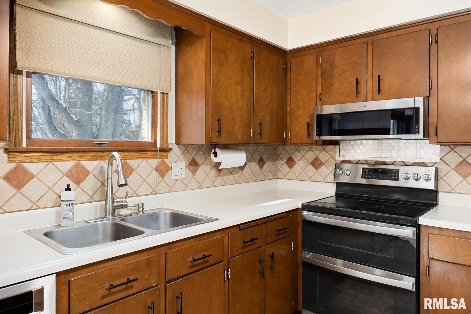 22071 Oak Street Morton, IL 61550 - Photo 14 of 37