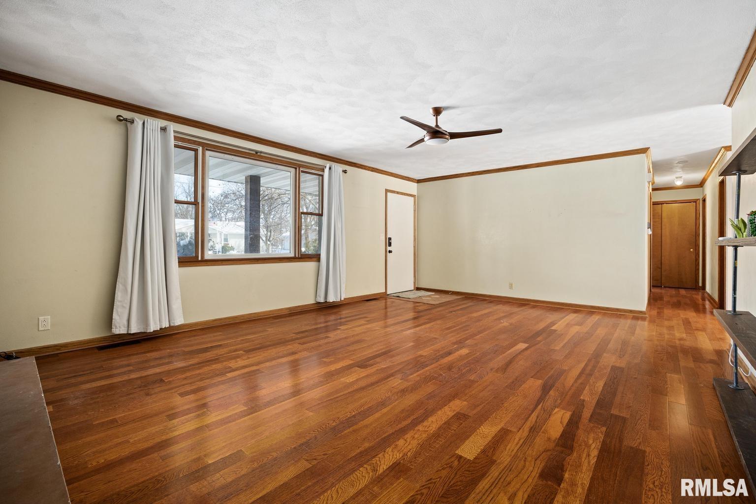 22071 Oak Street Morton, IL 61550 - Photo 8 of 37