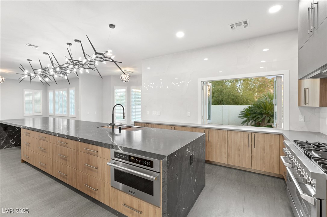 2236 Timber Rose Drive Las Vegas, NV 89134 - Photo 7 of 56