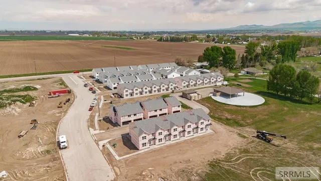 $304,900 | 5590 Trueman Street, Unit C, Chubbuck, ID 83202