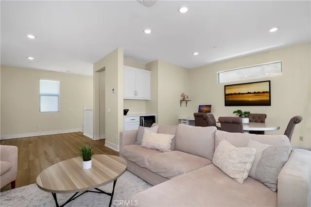 $919,000 | 27512 North Golden Currant Place, Valencia, CA 91381