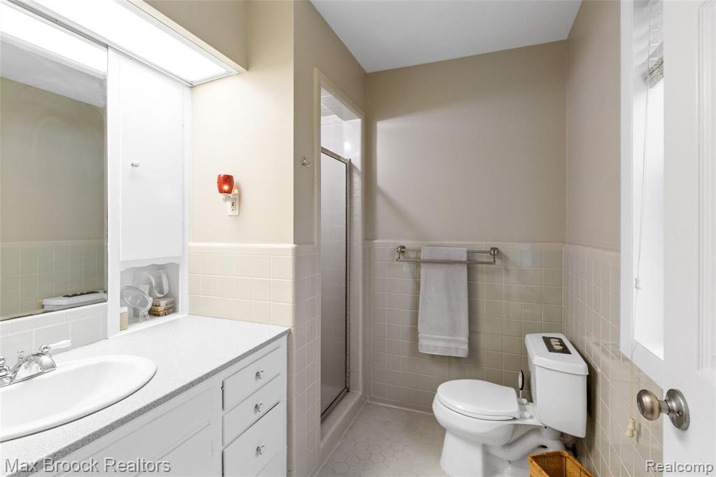 20635 West 13 Mile Road Franklin, MI 48025 - Photo 21 of 38