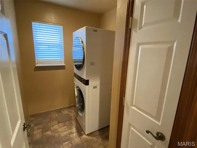 $325,000 | 629 Christopher Lane, New Baden, IL 62265