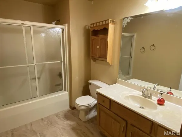 $325,000 | 629 Christopher Lane, New Baden, IL 62265