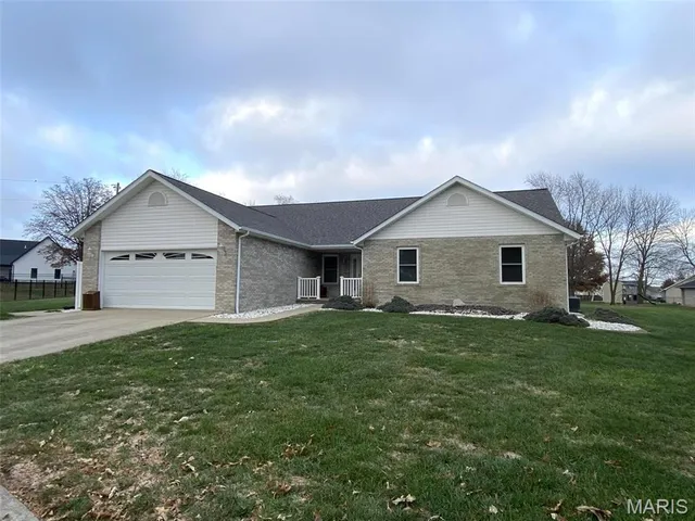 $325,000 | 629 Christopher Lane, New Baden, IL 62265