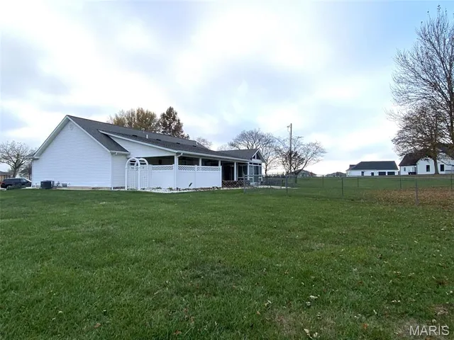 $325,000 | 629 Christopher Lane, New Baden, IL 62265