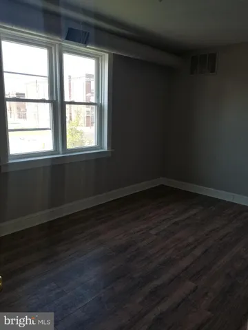 $300,000 | 30 South Broadway, Gloucester City, NJ 08030