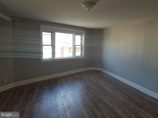 $300,000 | 30 South Broadway, Gloucester City, NJ 08030