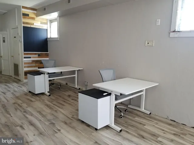 $300,000 | 30 South Broadway, Gloucester City, NJ 08030