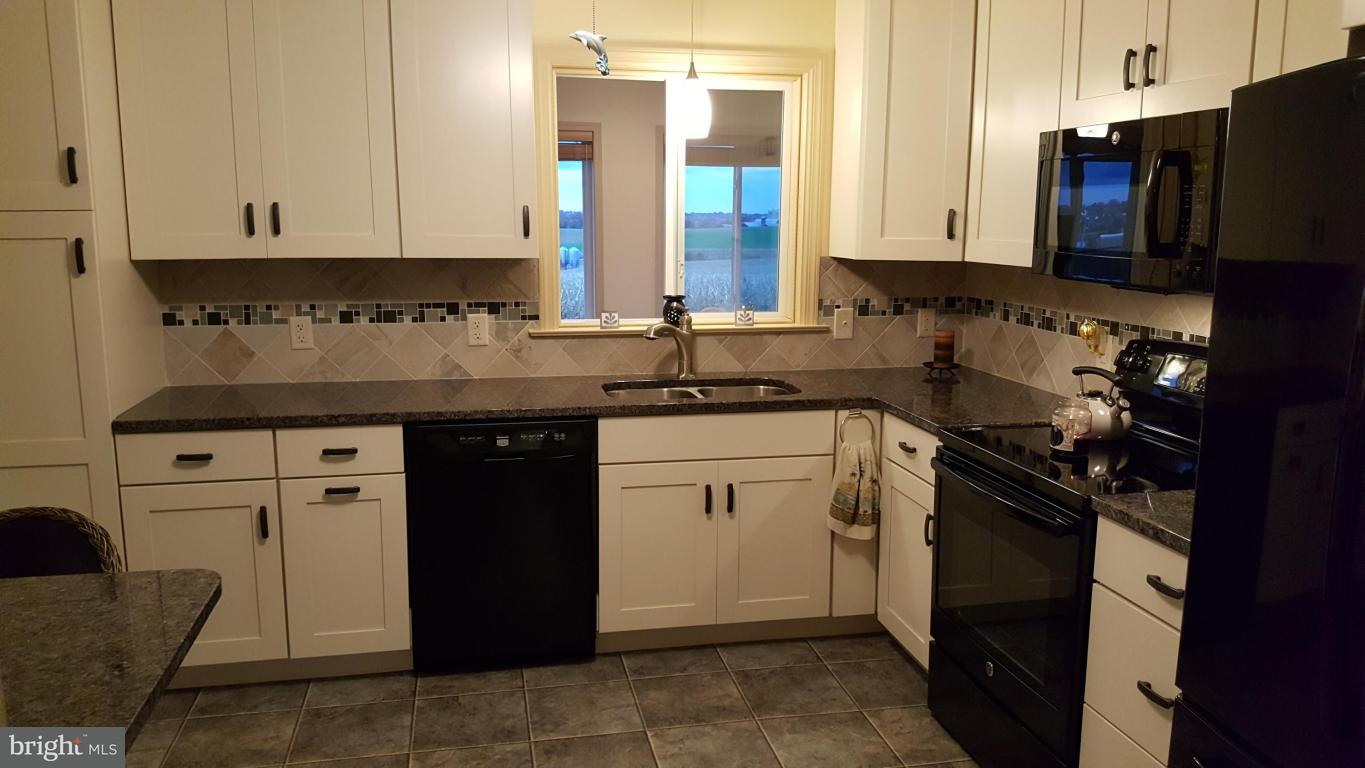 230 East Lexington Road Lititz, PA 17543 - Photo 3 of 33