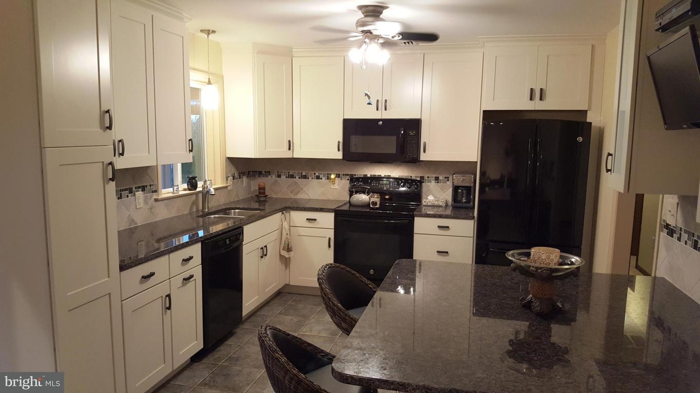 230 East Lexington Road Lititz, PA 17543 - Photo 4 of 33