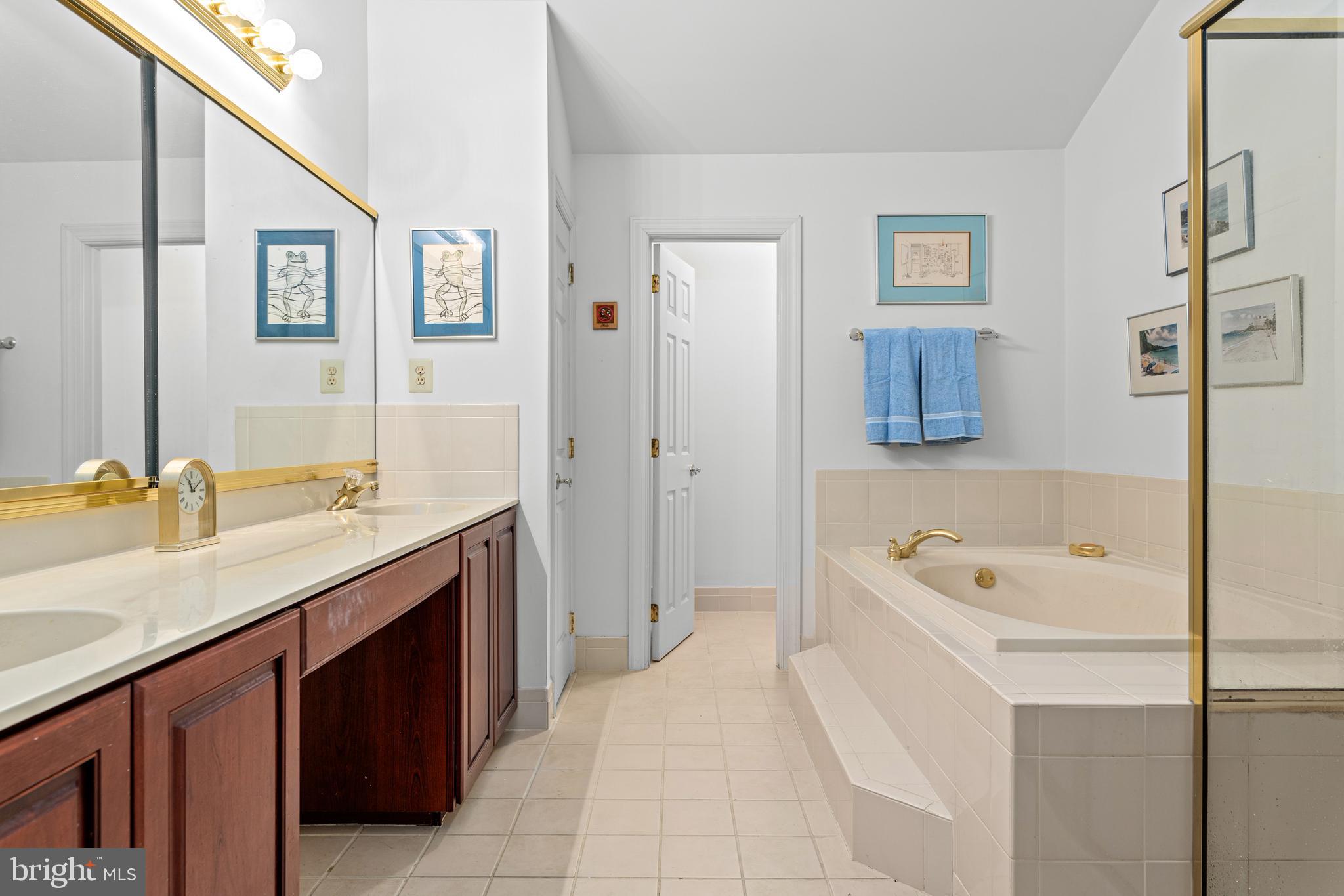 72 Granville Way Exton, PA 19341 - Photo 20 of 32 Primary Bathroom.