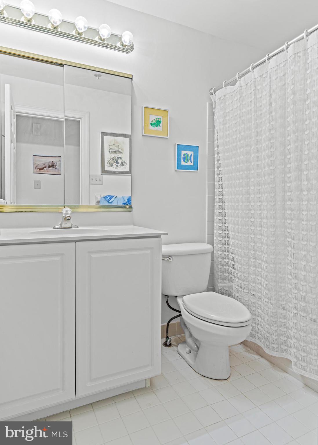 72 Granville Way Exton, PA 19341 - Photo 26 of 32 Hall Bathroom.