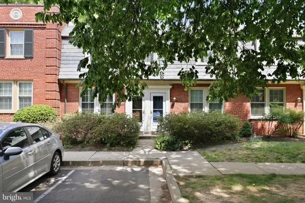 $439,000 | 2700 16th Street South, Unit 676, Arlington, VA 22204