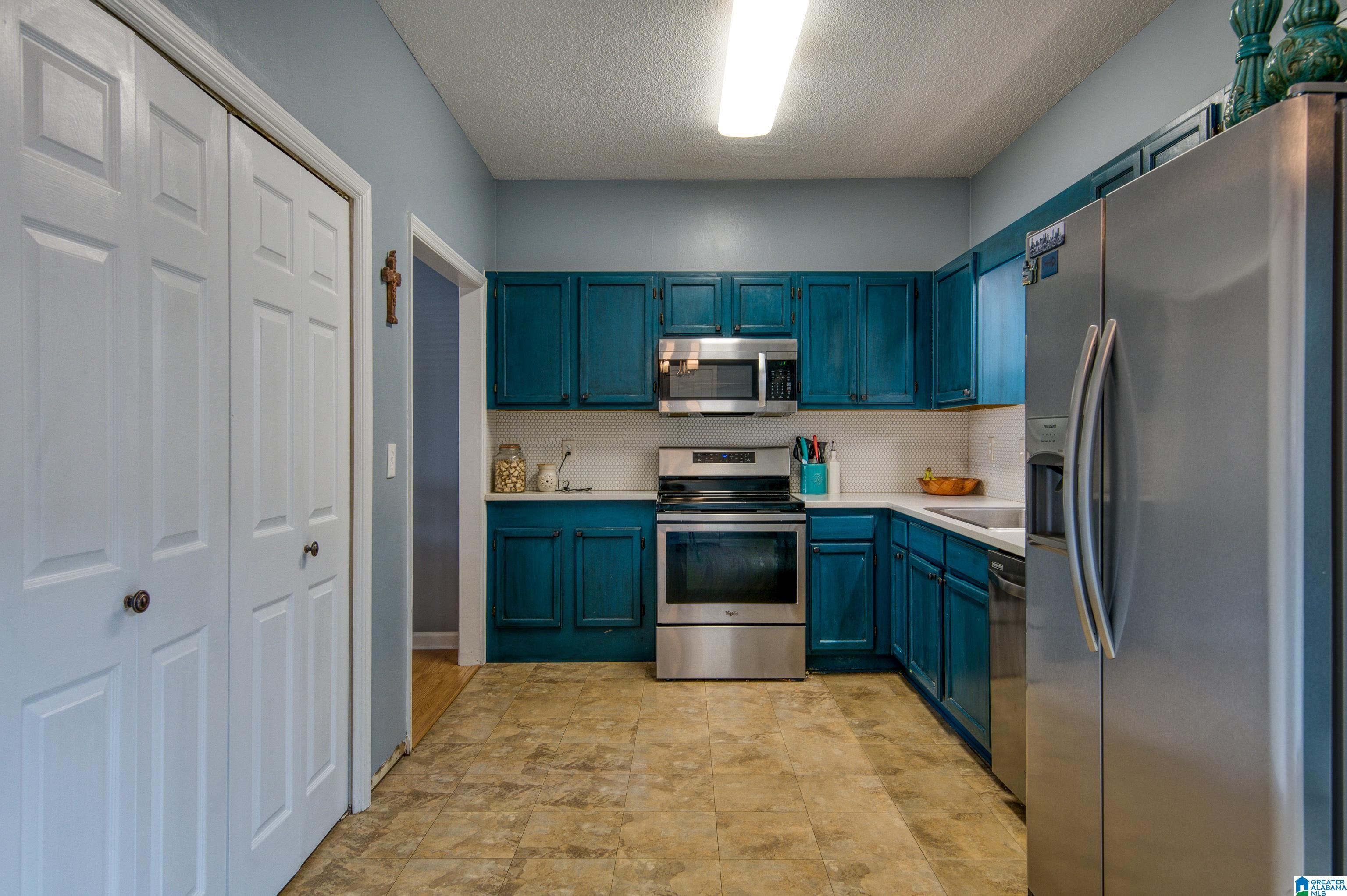 232 Laurel Circle Pelham, AL 35124 - Photo 13 of 35
