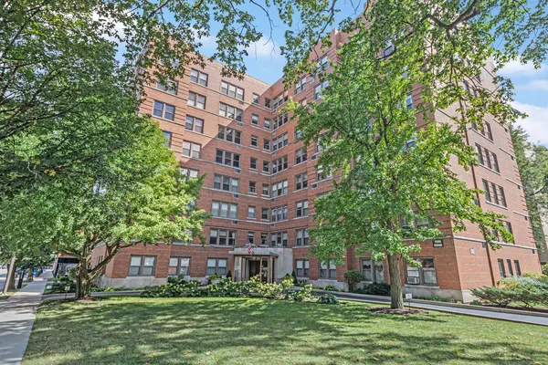 $179,000 | 1585 Ridge Avenue, Unit 502, Evanston, IL 60201