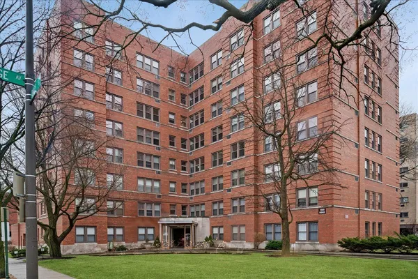 $179,000 | 1585 Ridge Avenue, Unit 502, Evanston, IL 60201