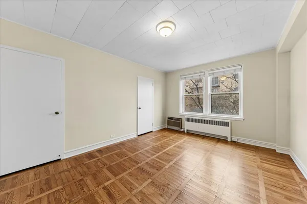 $179,000 | 1585 Ridge Avenue, Unit 502, Evanston, IL 60201