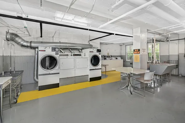 $179,000 | 1585 Ridge Avenue, Unit 502, Evanston, IL 60201