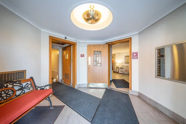 $179,000 | 1585 Ridge Avenue, Unit 502, Evanston, IL 60201