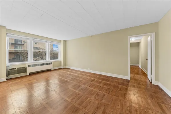 $179,000 | 1585 Ridge Avenue, Unit 502, Evanston, IL 60201