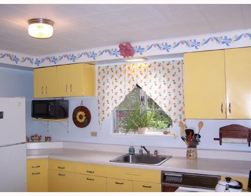 56 Burger Road Cheswick, PA 15024 - Photo 3 of 8 Kitchen.