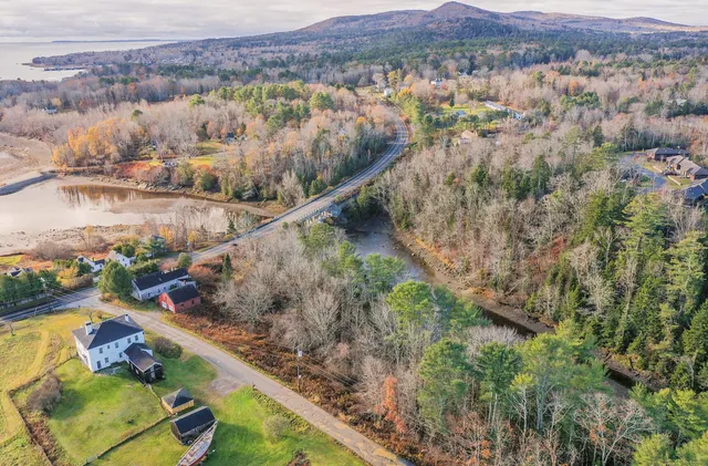 $249,999 | 8 South Cobbtown Road, Lincolnville, ME 04849