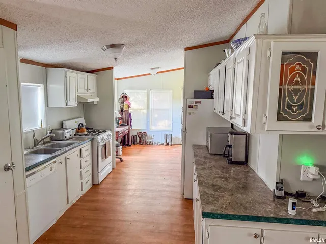 $300,000 | 661-bassett South 661-bassett S County Road, Unit 653K, Elizabethtown, IL 62931