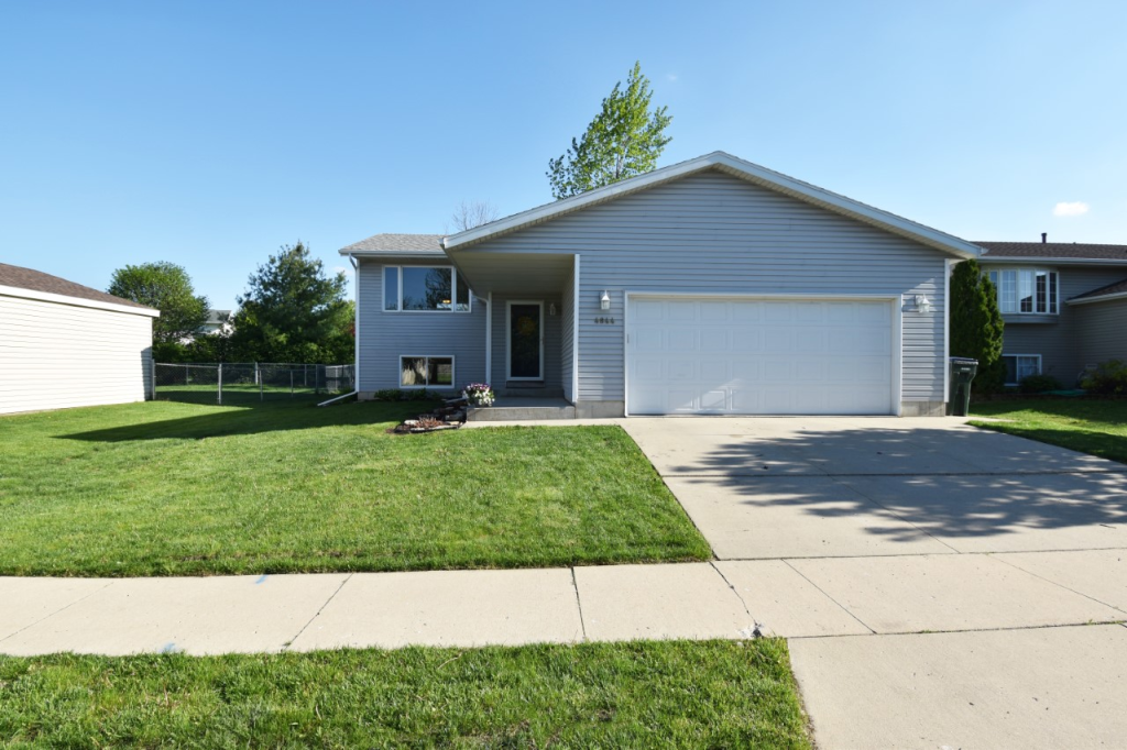4844 11 Court Northwest Rochester, MN 55901 - Photo 1 of 1