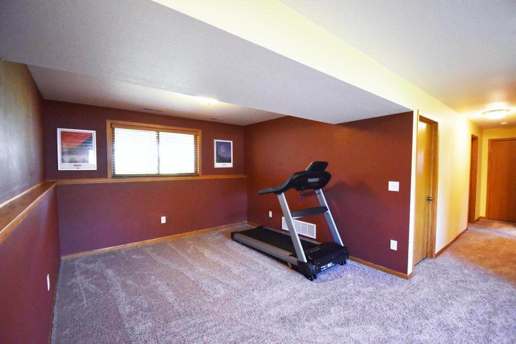 4844 11 Court Northwest Rochester, MN 55901 - Photo 21 of 37 Gallery Image 21