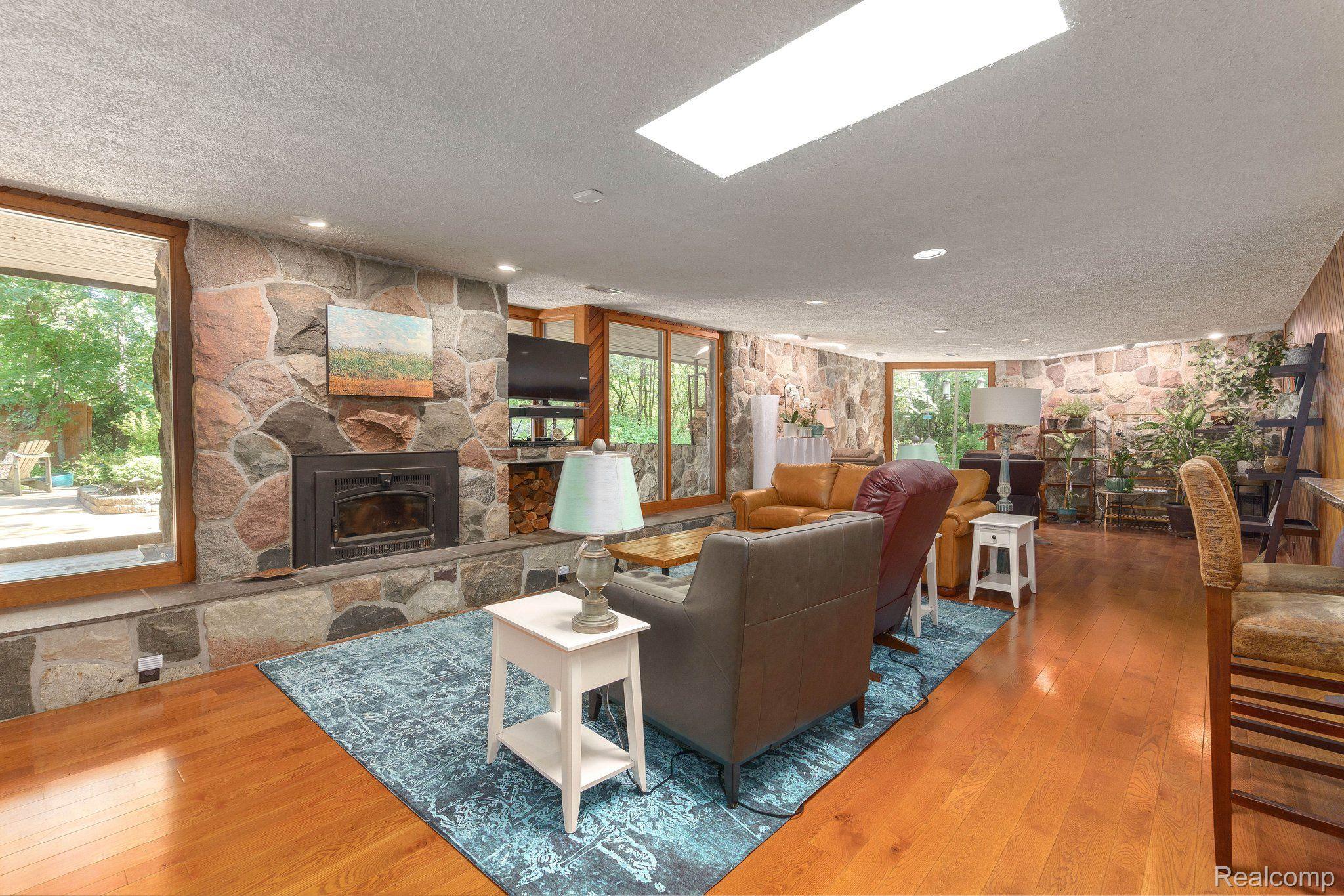 1375 Dutton Road Rochester, MI 48306 - Photo 22 of 55 Gallery Image 22