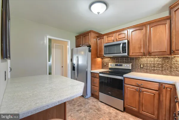 $310,000 | 5202 Royal Drive, Mechanicsburg, PA 17055