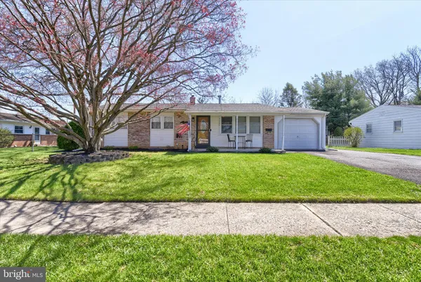 $310,000 | 5202 Royal Drive, Mechanicsburg, PA 17055