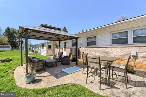 $310,000 | 5202 Royal Drive, Mechanicsburg, PA 17055