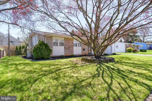 $310,000 | 5202 Royal Drive, Mechanicsburg, PA 17055