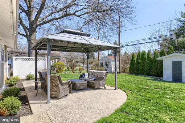$310,000 | 5202 Royal Drive, Mechanicsburg, PA 17055