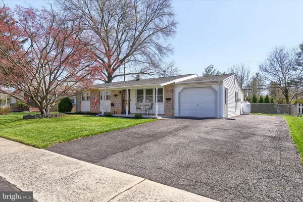 $310,000 | 5202 Royal Drive, Mechanicsburg, PA 17055
