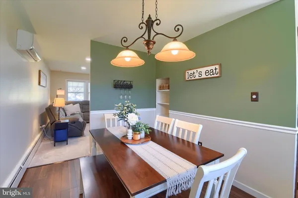 $310,000 | 5202 Royal Drive, Mechanicsburg, PA 17055