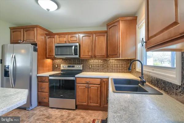 $310,000 | 5202 Royal Drive, Mechanicsburg, PA 17055