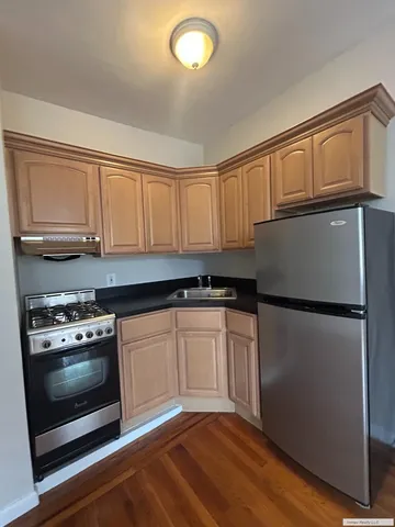 $3,500 | 59 West 8th Street, Unit 4C | Greenwich Village