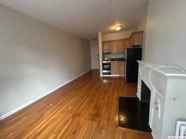 $3,500 | 59 West 8th Street, Unit 4C | Greenwich Village