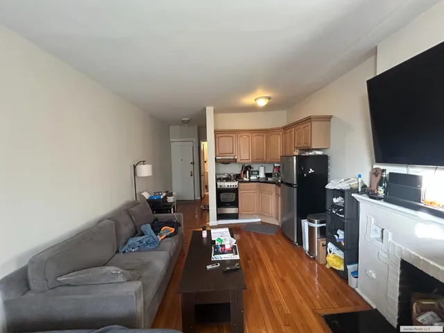 $3,500 | 59 West 8th Street, Unit 4C | Greenwich Village