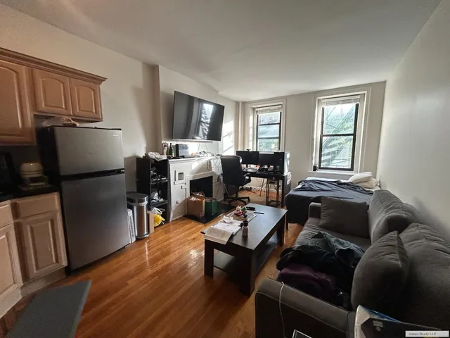 $3,500 | 59 West 8th Street, Unit 4C | Greenwich Village