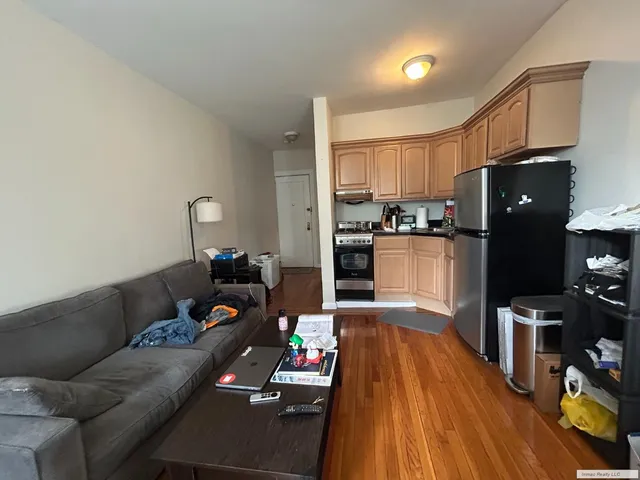 $3,500 | 59 West 8th Street, Unit 4C | Greenwich Village