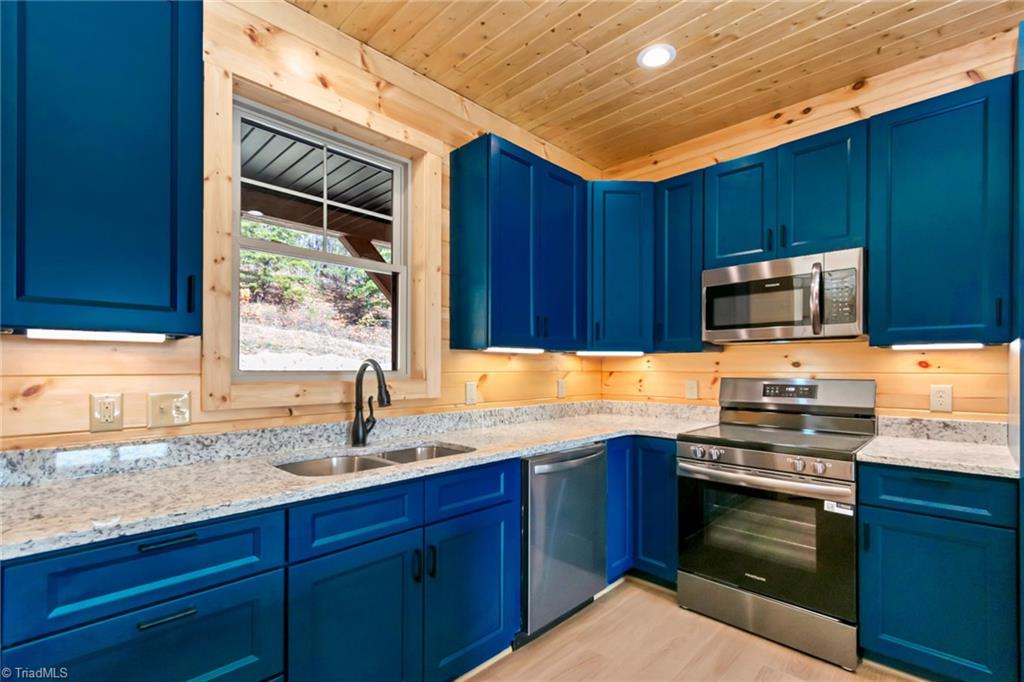 638 Falcon Ridge Drive Moravian Falls, NC 28654 - Photo 6 of 49