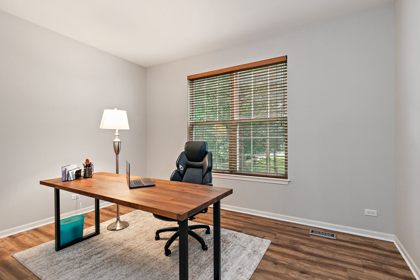 806 Viewpointe Drive St. Charles, IL 60174 - Photo 7 of 46 a work room with furniture and a window