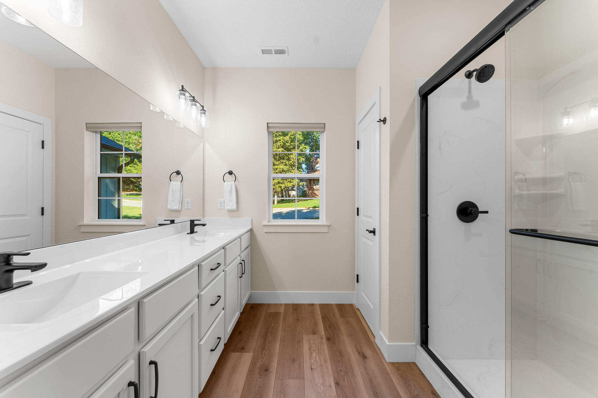 372 Loganberry Road Branson, MO 65616 - Photo 17 of 33 Primary En-Suite
